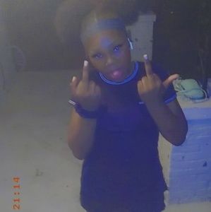 Meet your Posher, Chanelle